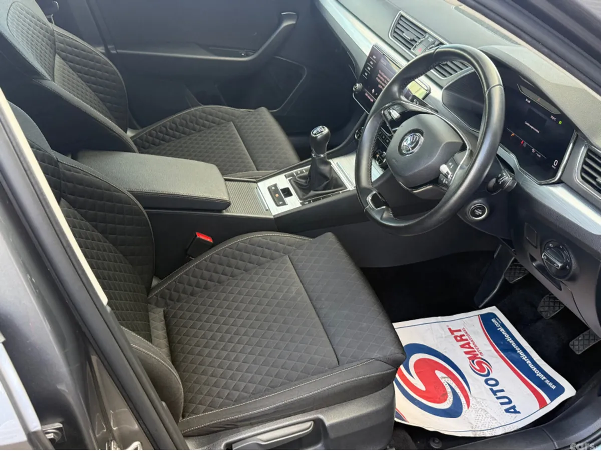 Skoda Superb Hatchback, Diesel, 2023, Grey