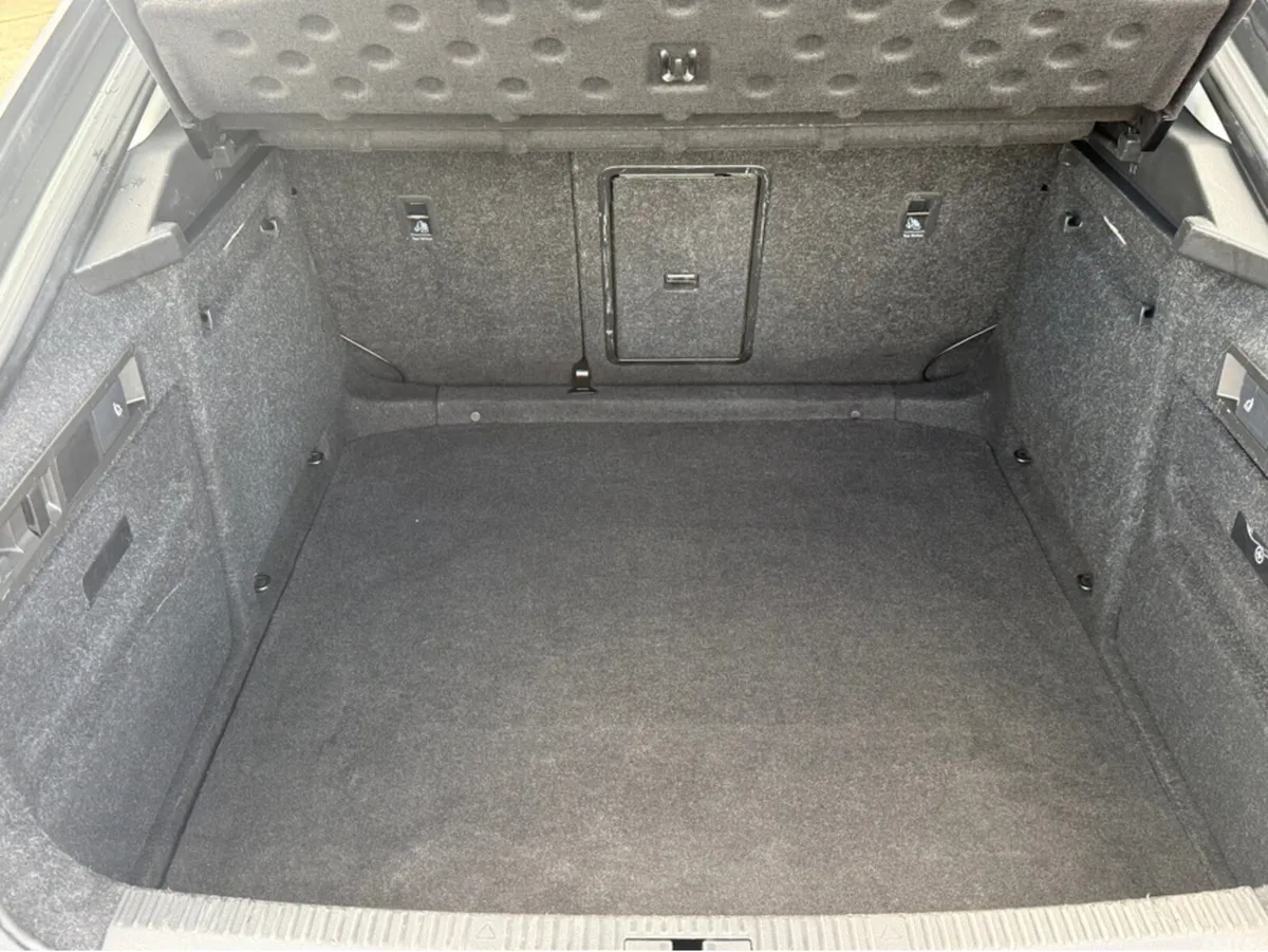 Skoda Superb Hatchback, Diesel, 2023, Grey