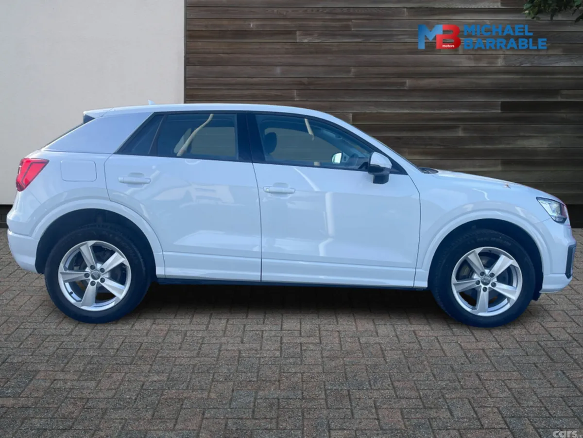 Audi Q2 Hatchback, Petrol, 2017, White