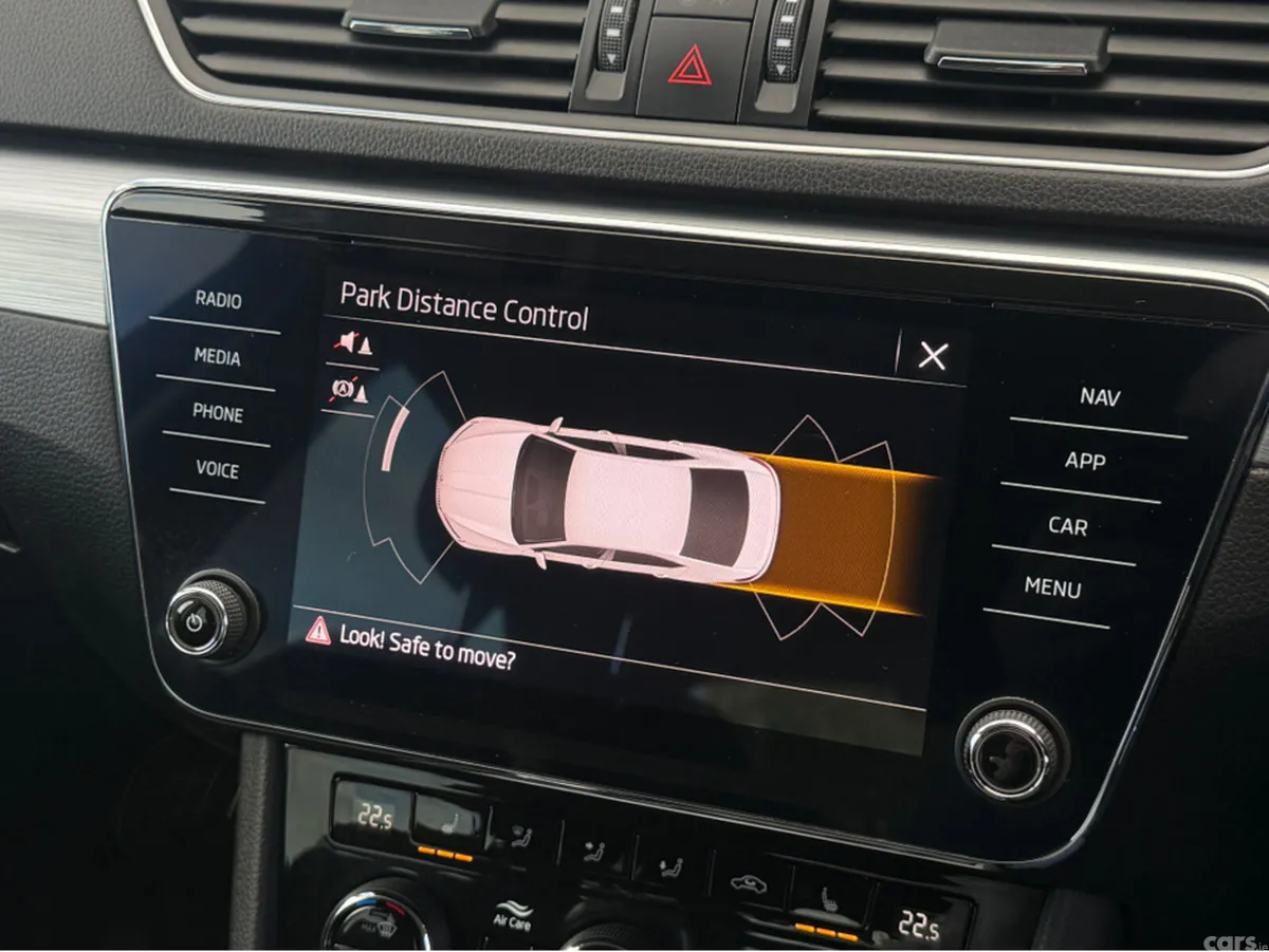Skoda Superb Hatchback, Diesel, 2023, Grey