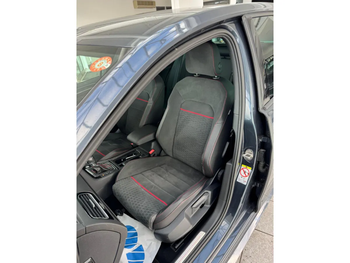 Volkswagen Golf Hatchback, Petrol, 2019, Blue