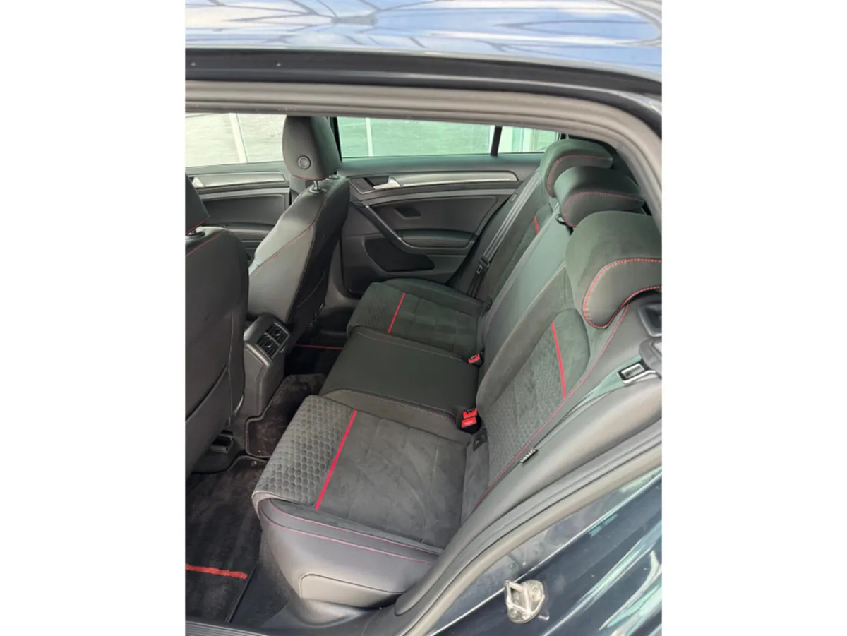 Volkswagen Golf Hatchback, Petrol, 2019, Blue