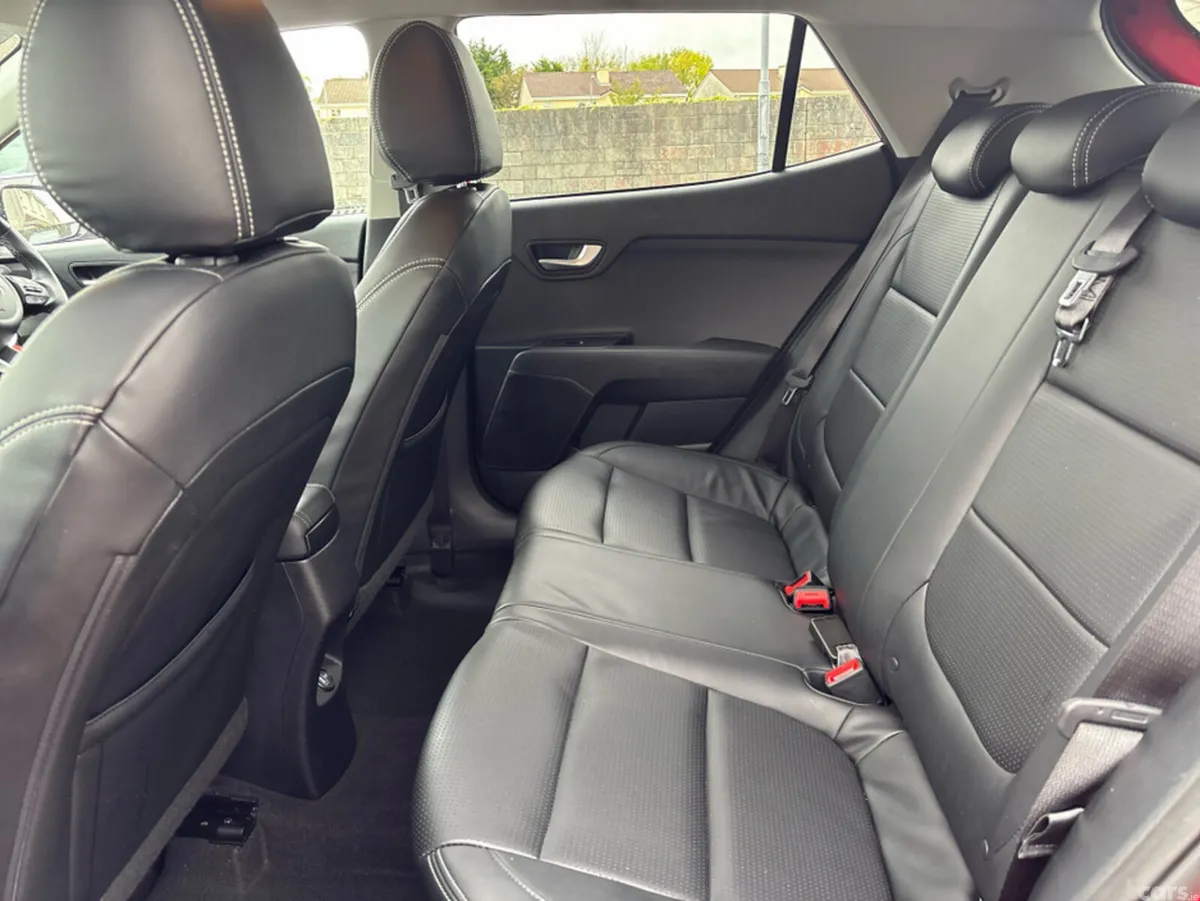 Kia Stonic SUV, Petrol, 2023, Red