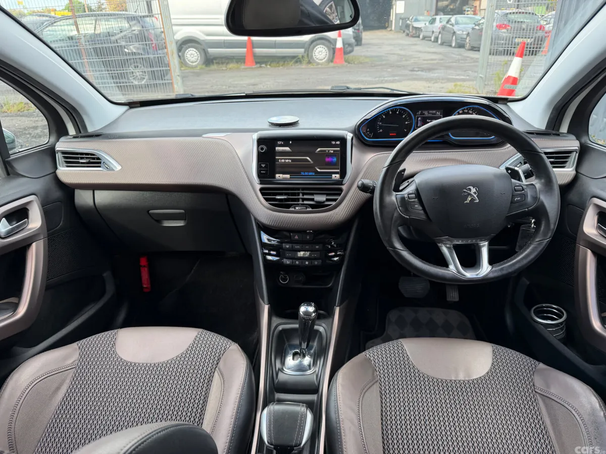 Peugeot 2008 Estate, Petrol, 2014, White