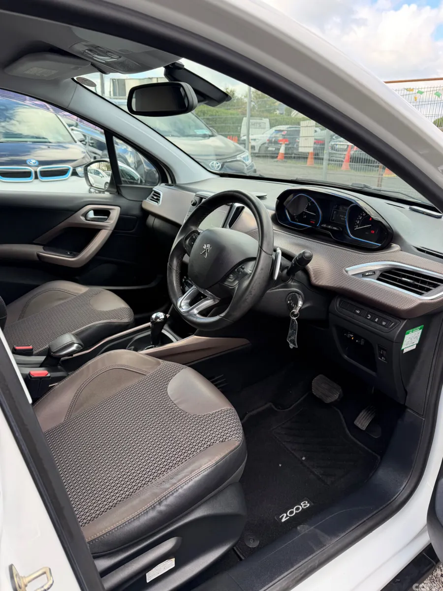 Peugeot 2008 Estate, Petrol, 2014, White