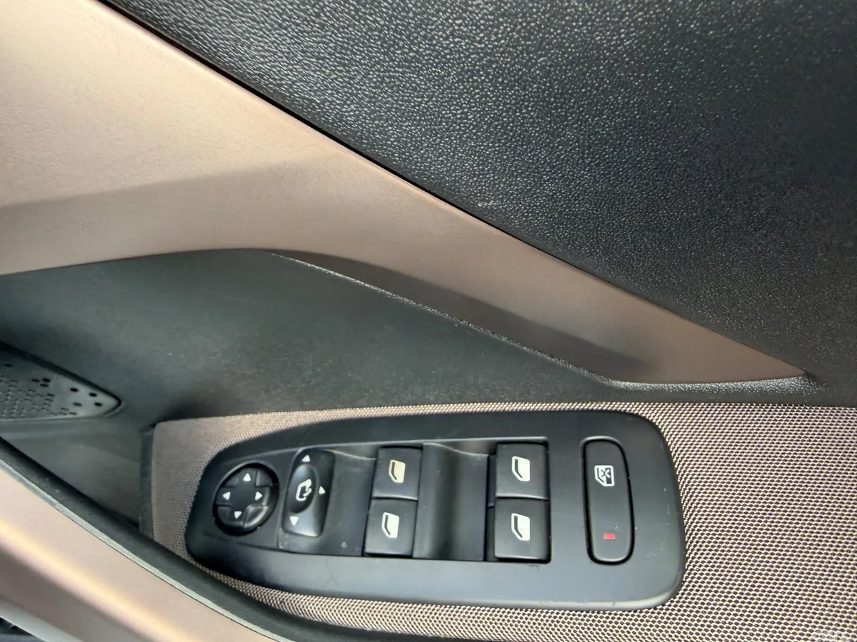 Peugeot 2008 Estate, Petrol, 2014, White