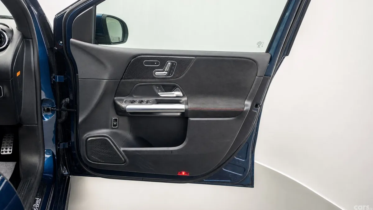 Mercedes-Benz B-Class Hatchback, Diesel, 2020, Blue