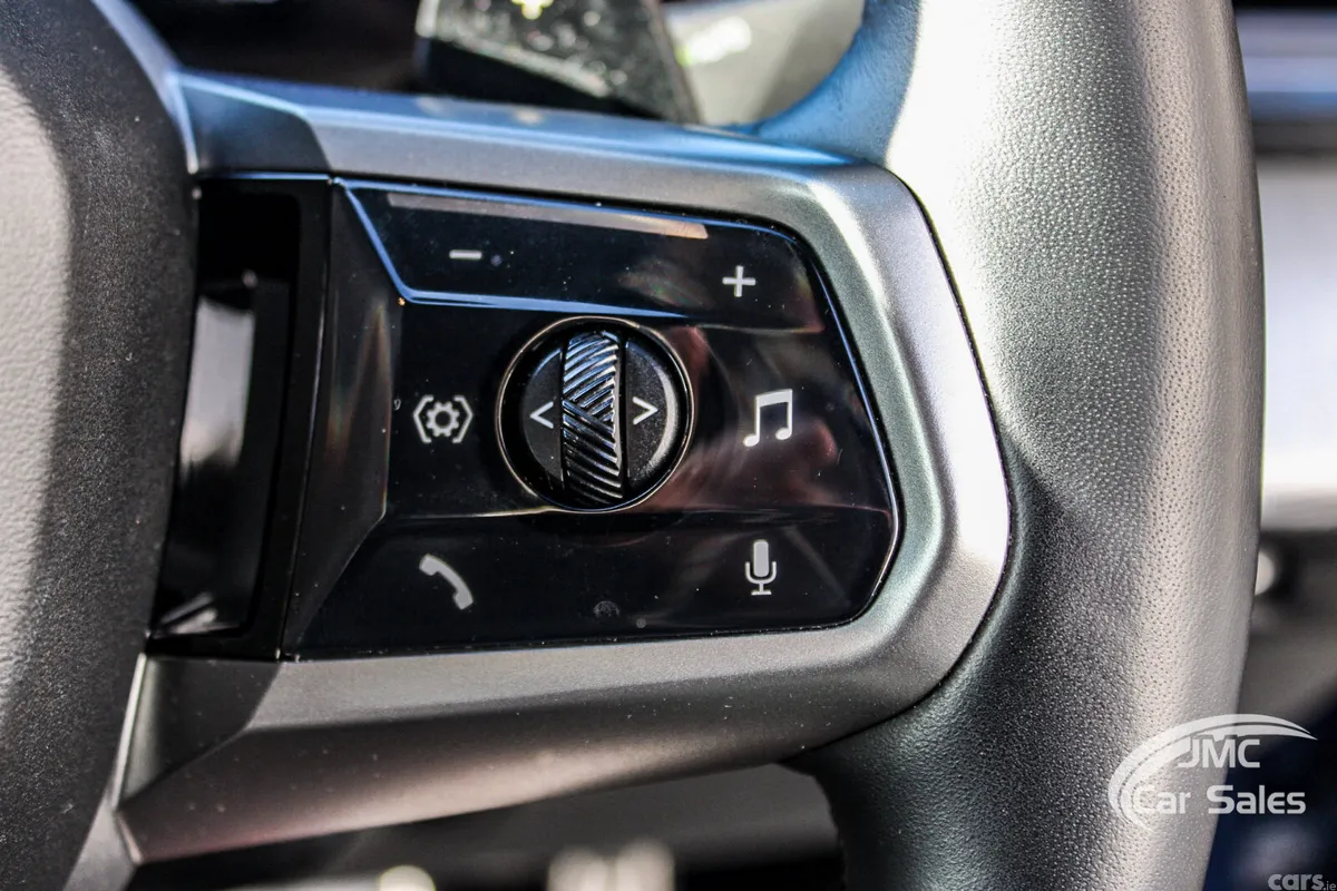 BMW 5-Series Saloon, Petrol Plug-in Hybrid, 2025, Blue