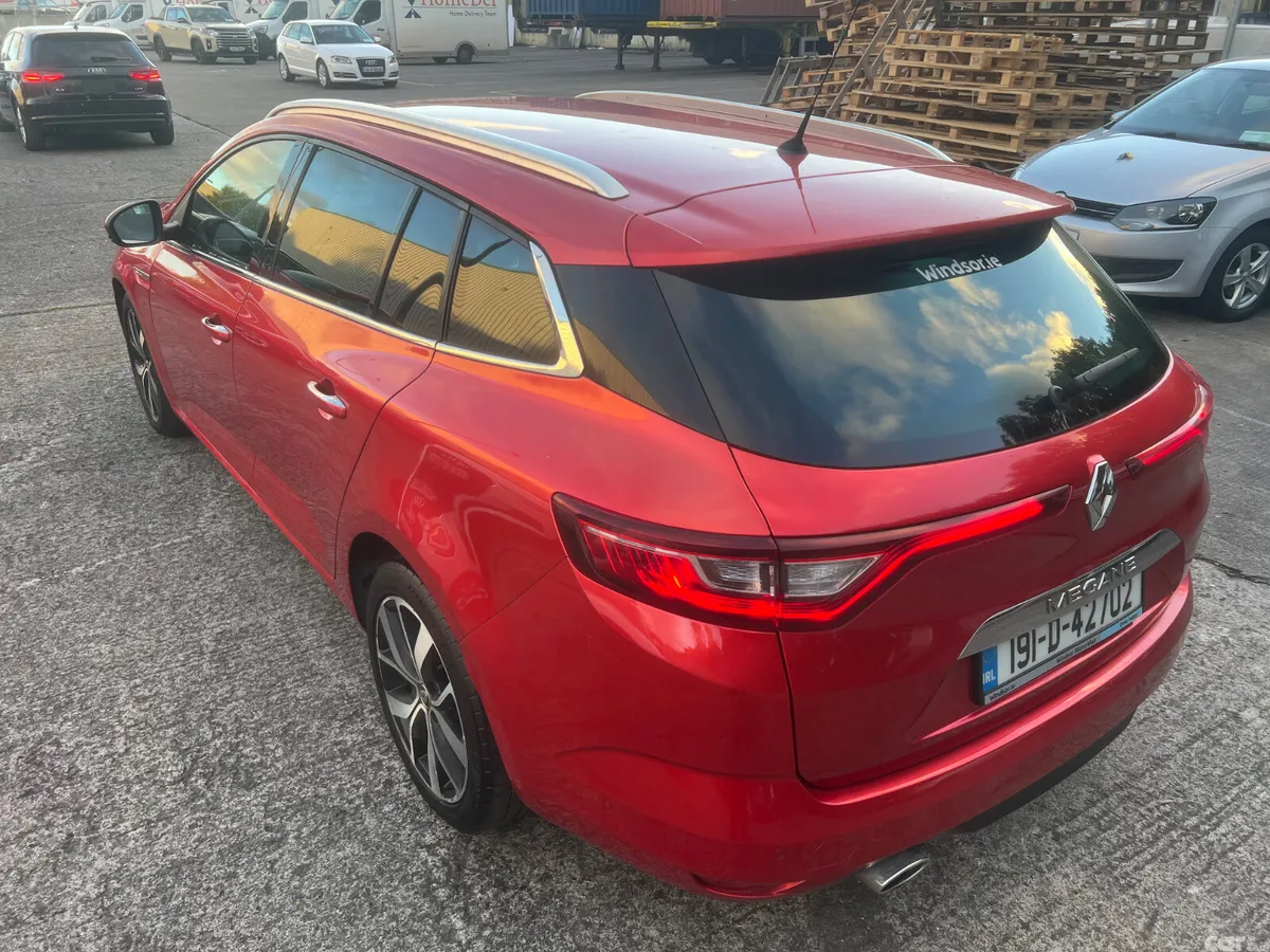 Renault Megane Estate, Diesel, 2019, Red