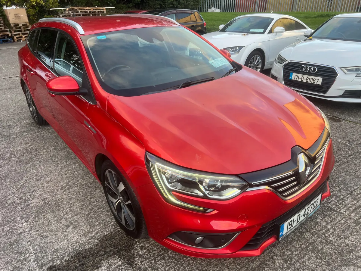 Renault Megane Estate, Diesel, 2019, Red
