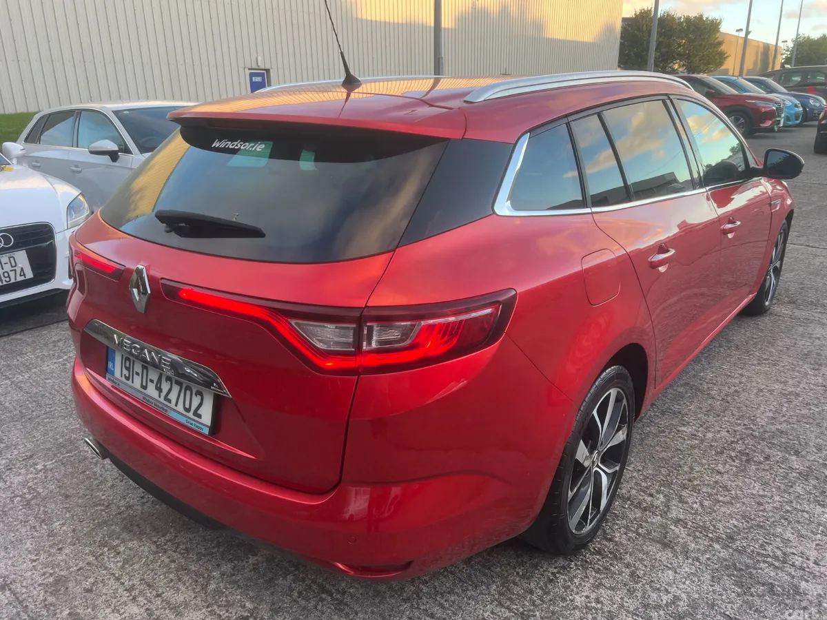 Renault Megane Estate, Diesel, 2019, Red