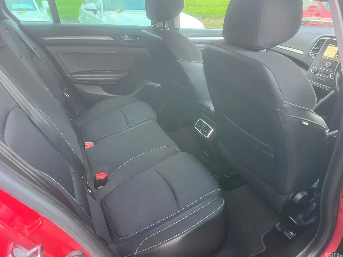 Renault Megane Estate, Diesel, 2019, Red
