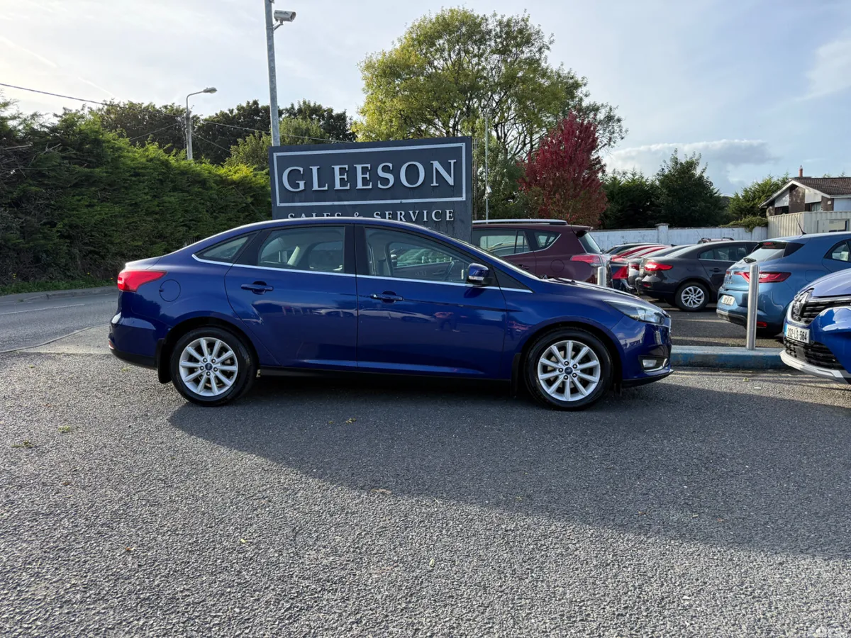 Ford Focus Saloon, Petrol, 2017, Blue