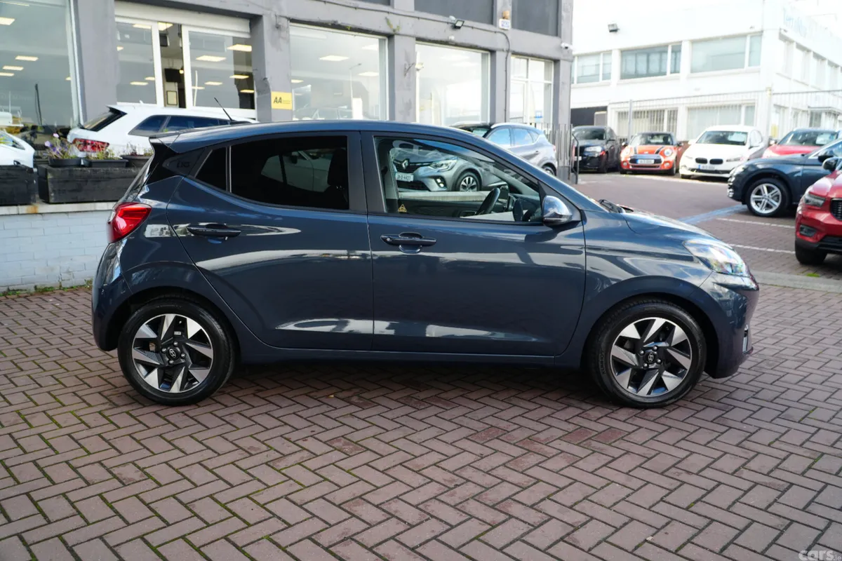 Hyundai i10 Hatchback, Petrol, 2024, Grey