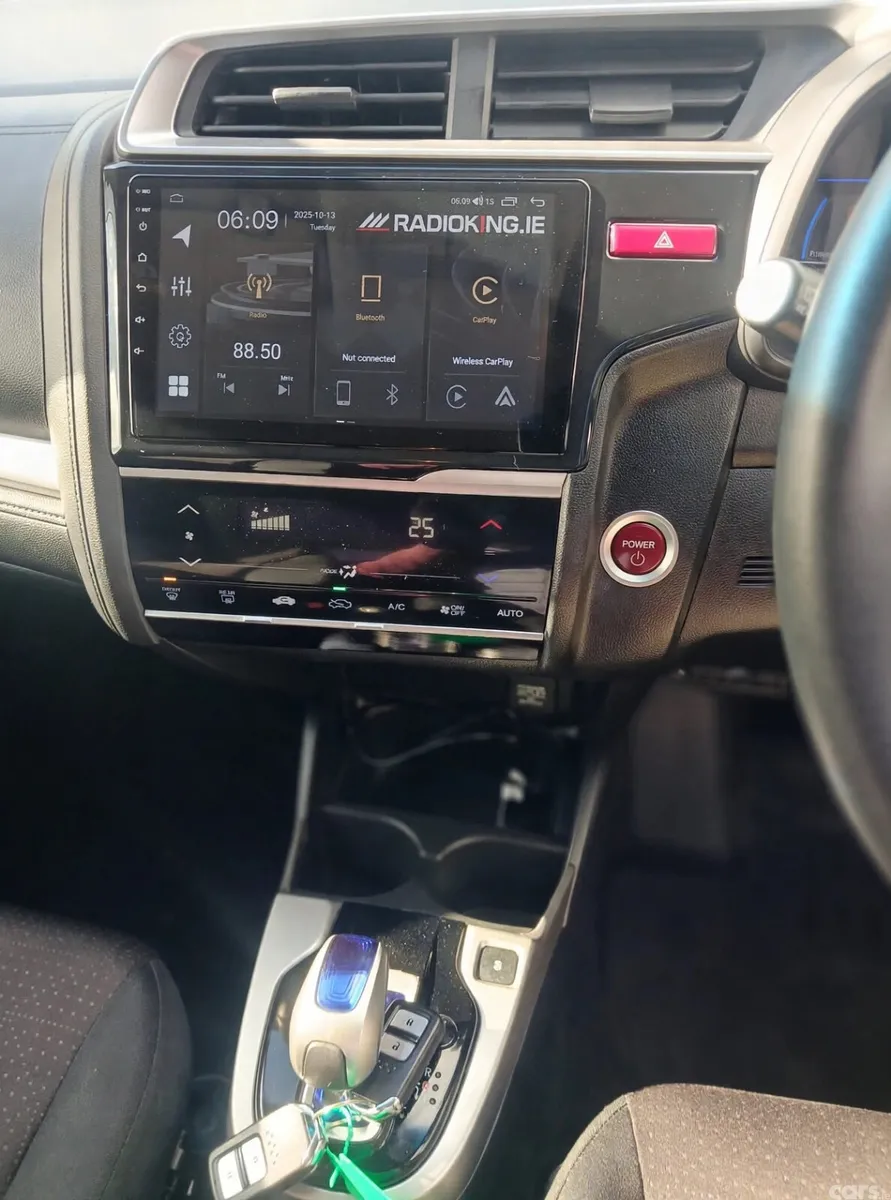 Honda Fit Hatchback, Petrol Hybrid, 2015, White