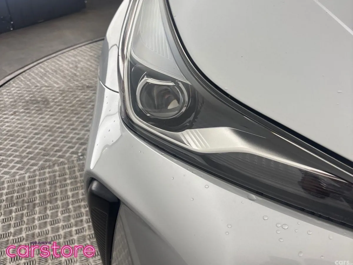 Toyota Prius Hatchback, Petrol Hybrid, 2019, Silver