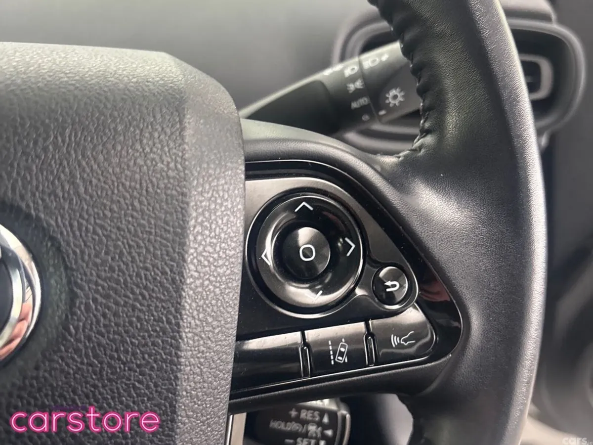Toyota Prius Hatchback, Petrol Hybrid, 2019, Silver