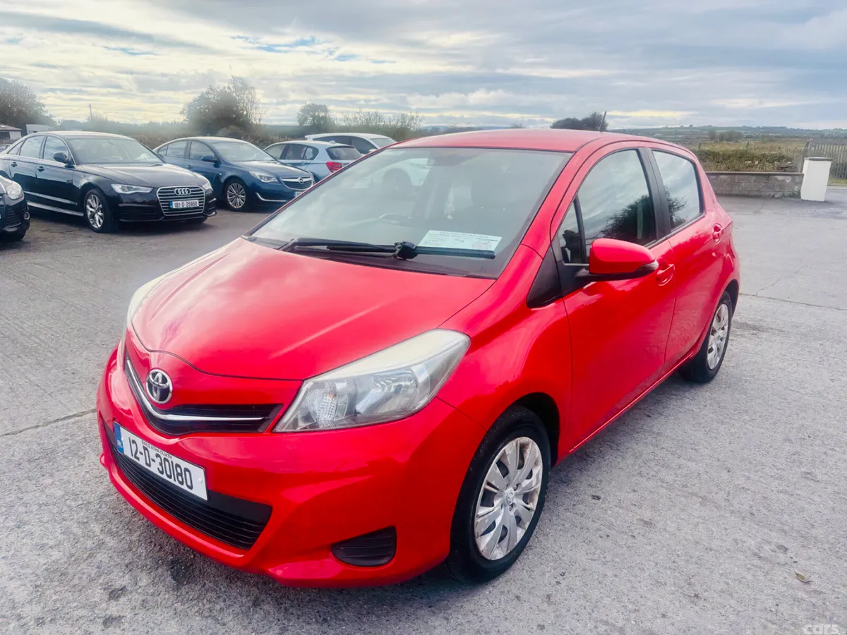 Toyota Yaris Hatchback, Petrol, 2012, Red