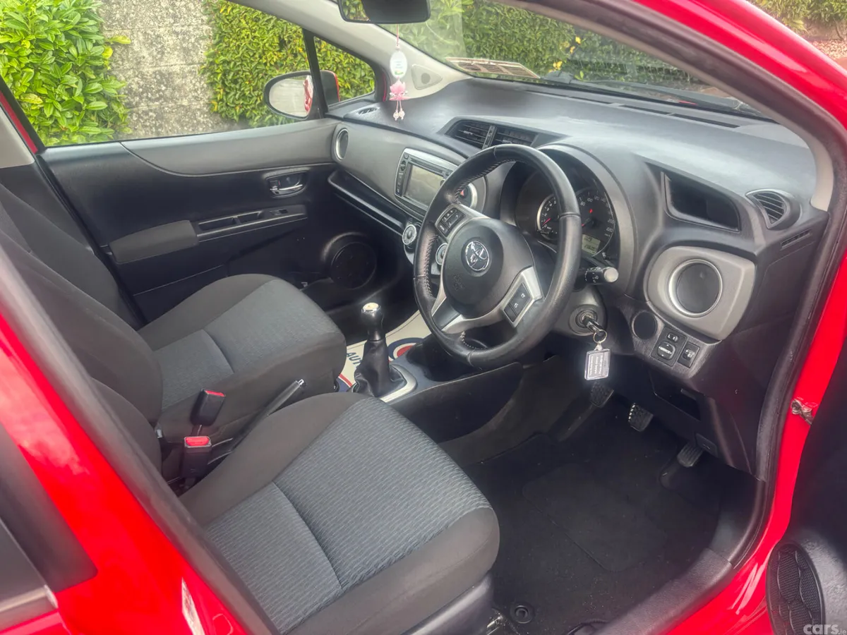 Toyota Yaris Hatchback, Petrol, 2012, Red