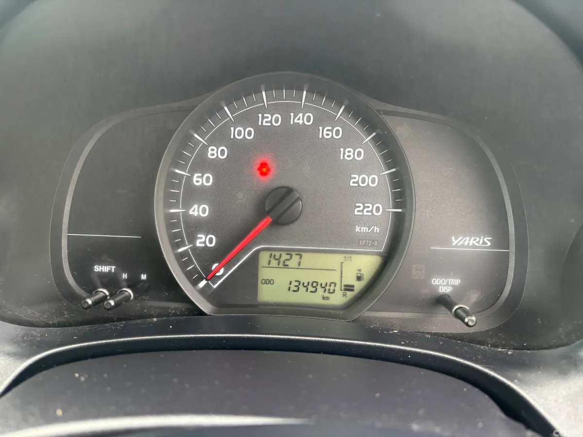 Toyota Yaris Hatchback, Petrol, 2014, Red