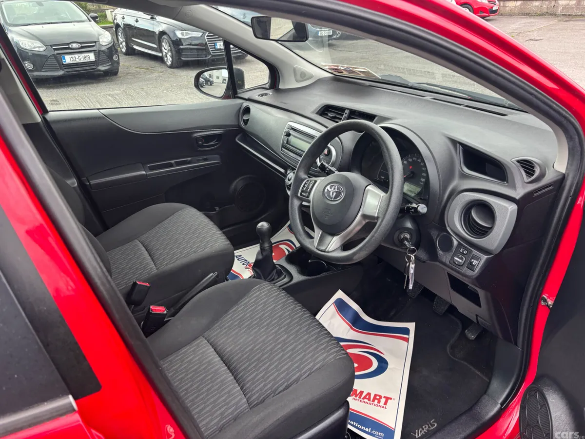 Toyota Yaris Hatchback, Petrol, 2014, Red