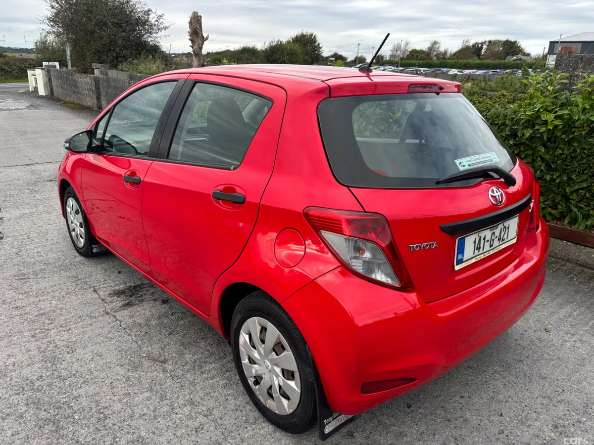 Toyota Yaris Hatchback, Petrol, 2014, Red