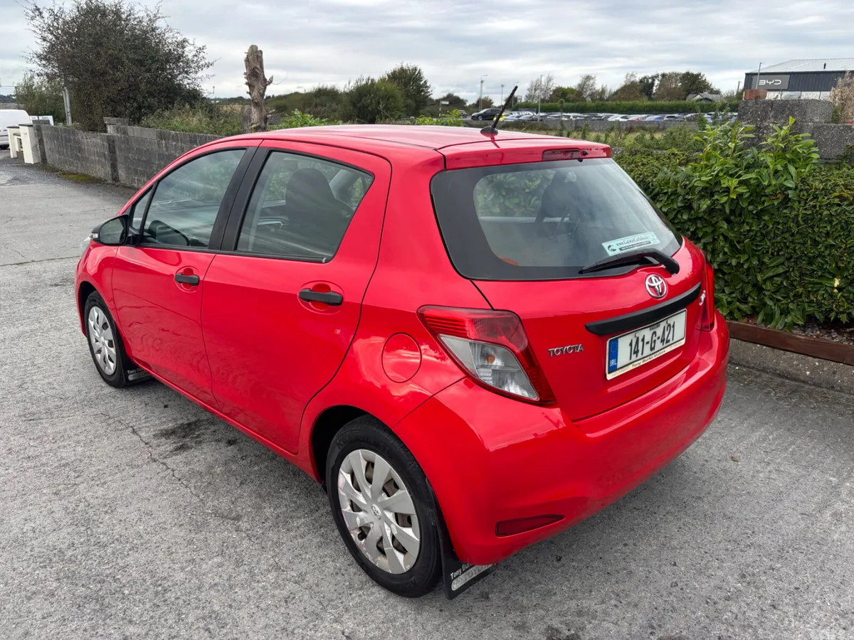 Toyota Yaris Hatchback, Petrol, 2014, Red