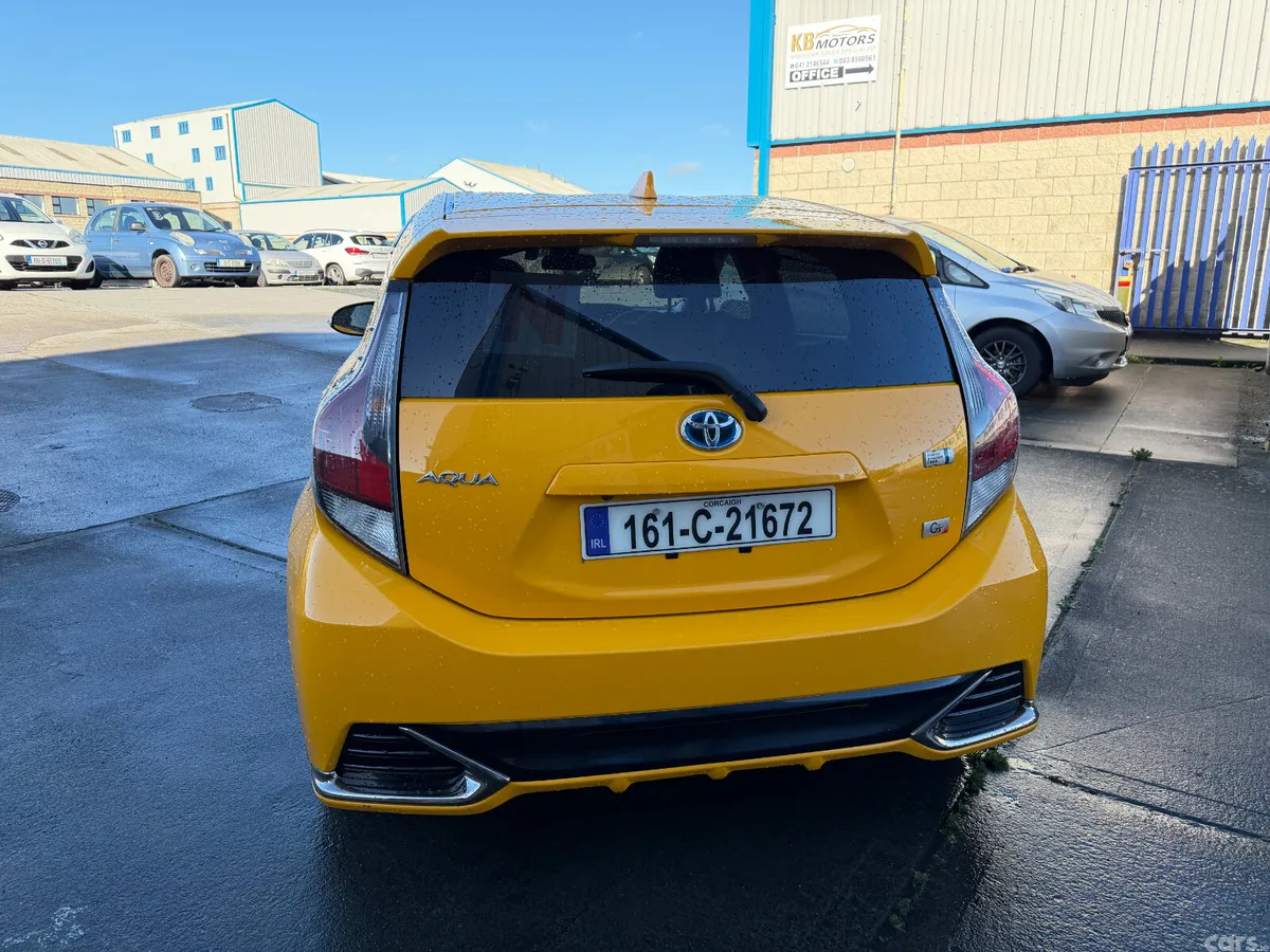 Toyota Aqua Hatchback, Petrol Hybrid, 2016, Yellow