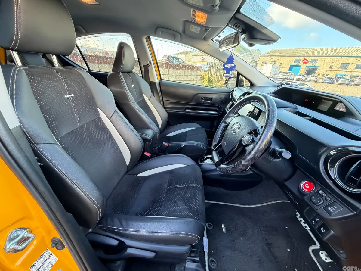 Toyota Aqua Hatchback, Petrol Hybrid, 2016, Yellow