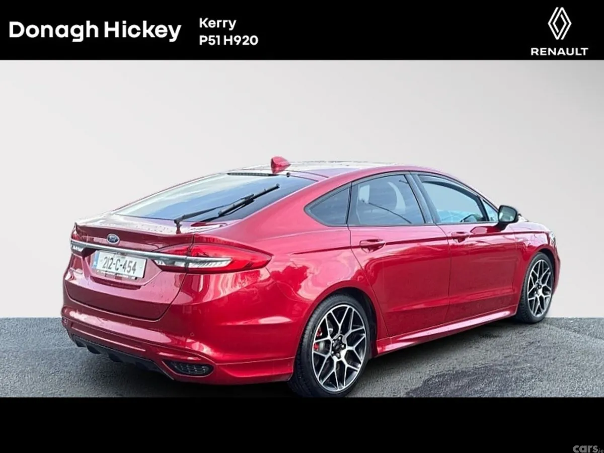 Ford Mondeo Hatchback, Diesel, 2021, Red