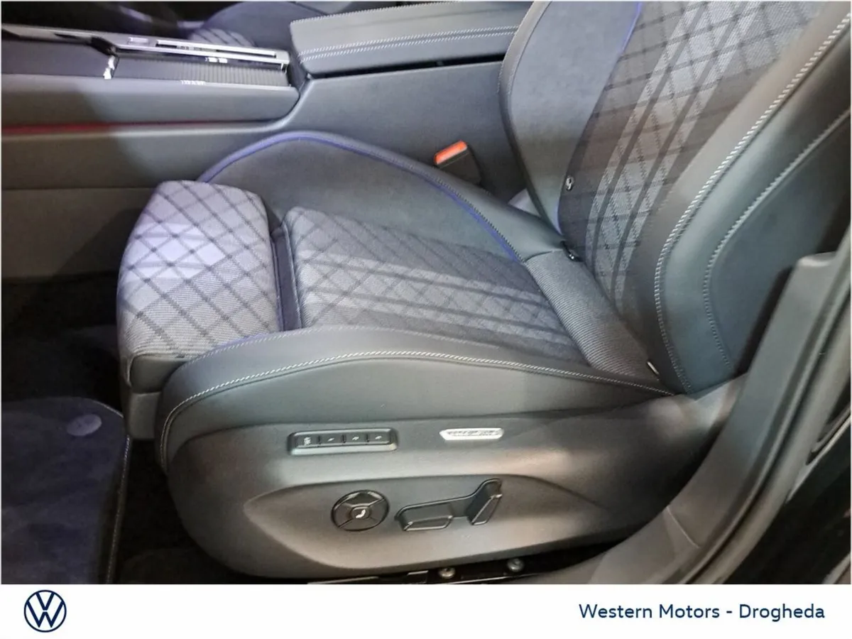 Volkswagen Passat Estate, Petrol Plug-in Hybrid, 2026, Black