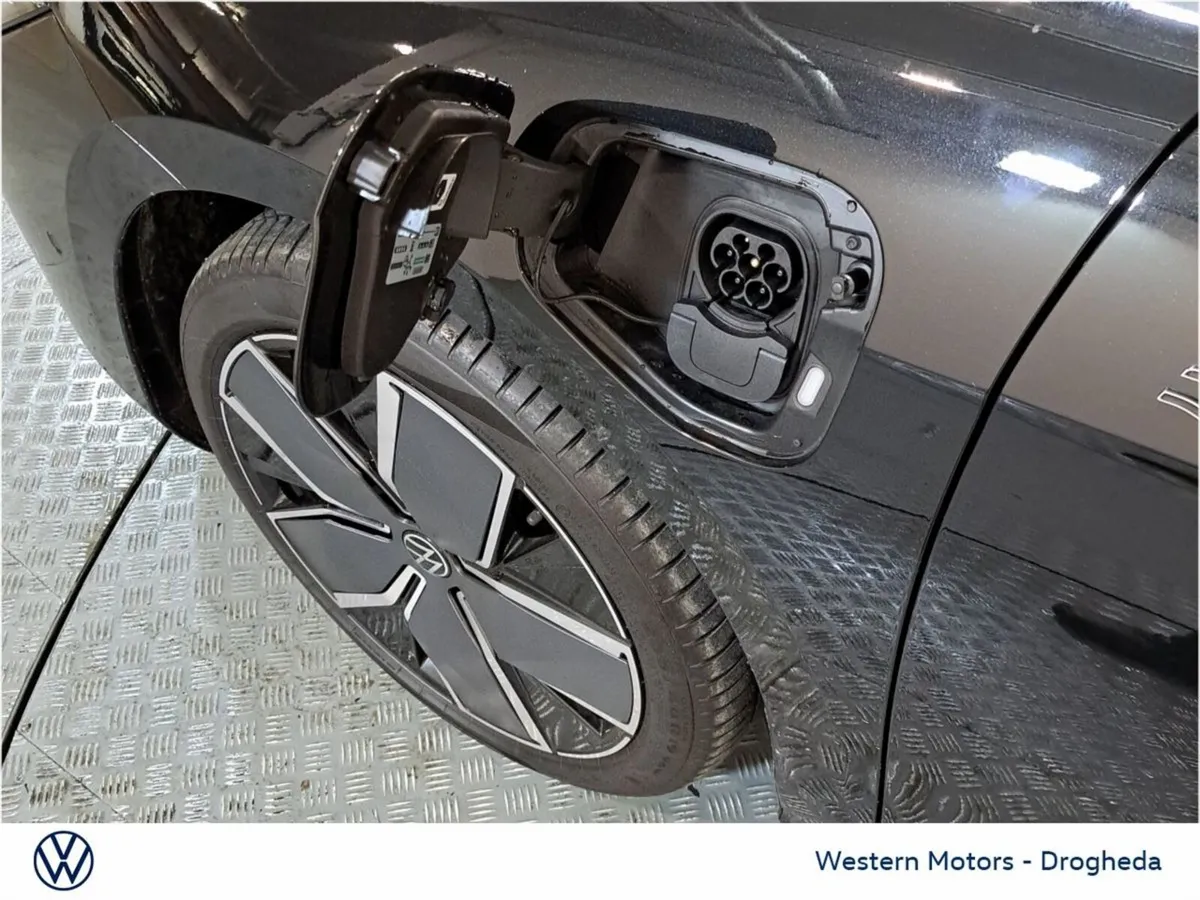 Volkswagen Passat Estate, Petrol Plug-in Hybrid, 2026, Black