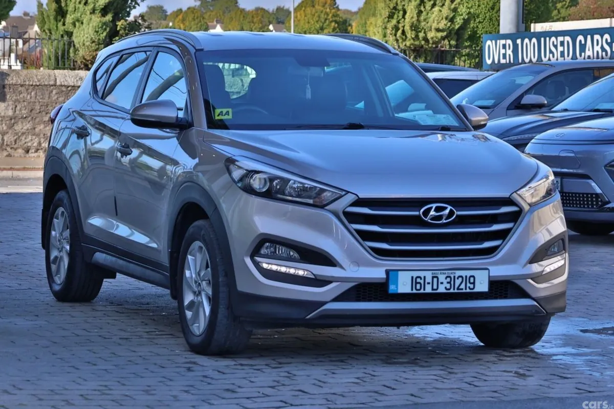 Hyundai Tucson SUV, Diesel, 2016, Gold