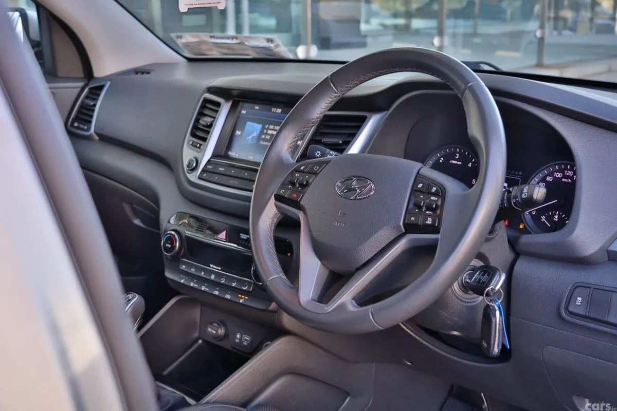 Hyundai Tucson SUV, Diesel, 2016, Gold