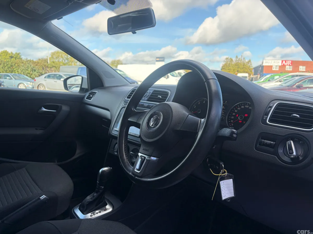 Volkswagen Polo Hatchback, Petrol, 2014, White