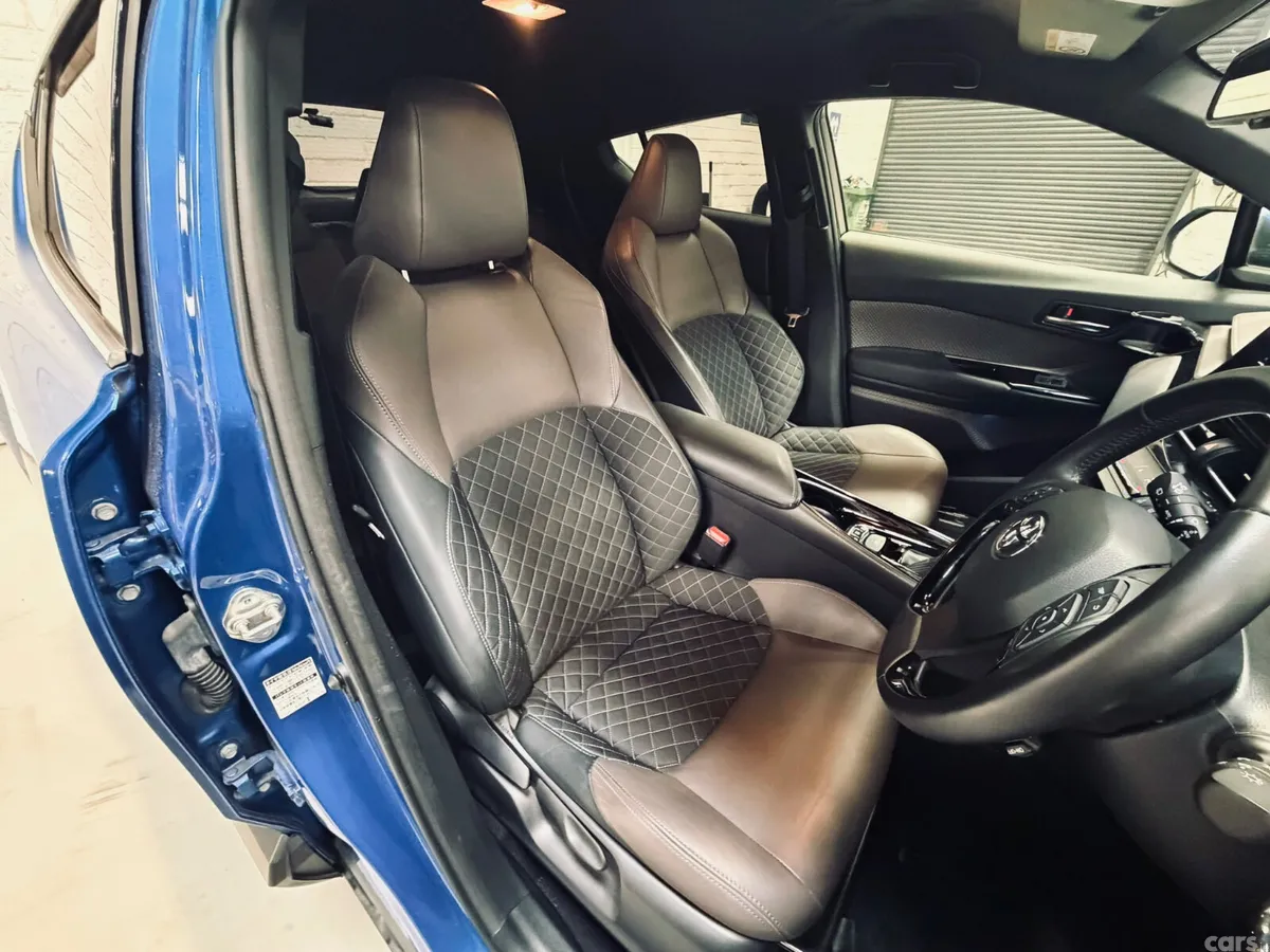 Toyota C-HR SUV, Petrol Hybrid, 2020, Blue
