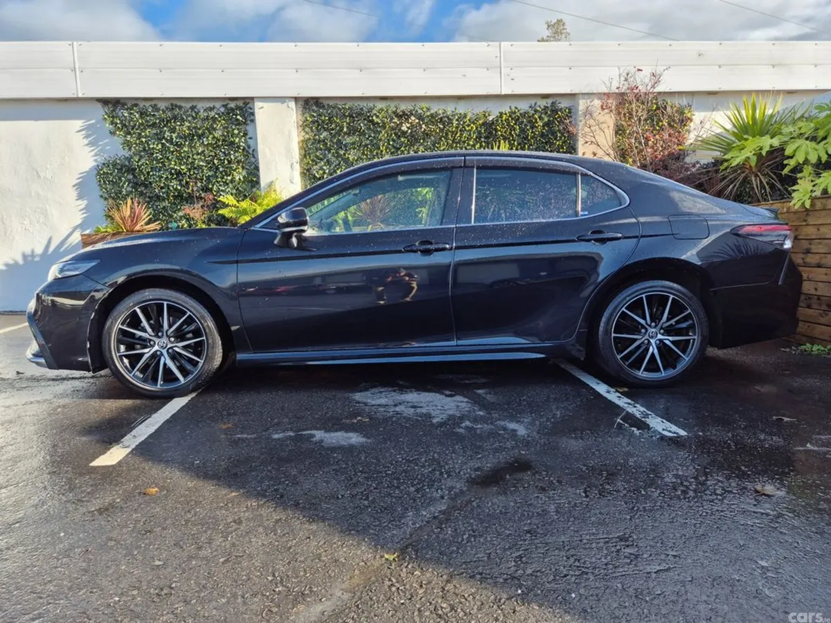 Toyota Camry Saloon, Petrol Hybrid, 2022, Black