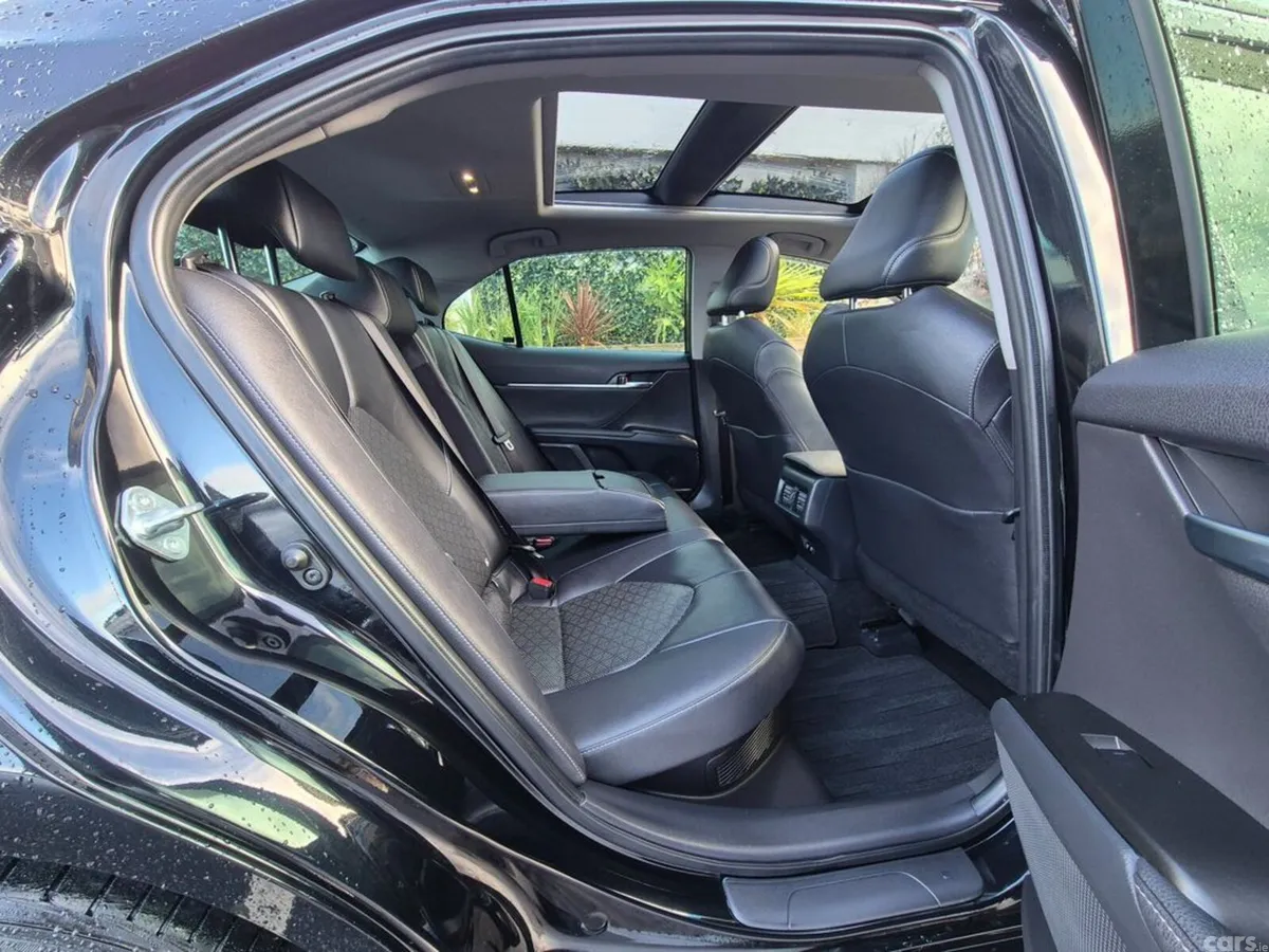 Toyota Camry Saloon, Petrol Hybrid, 2022, Black