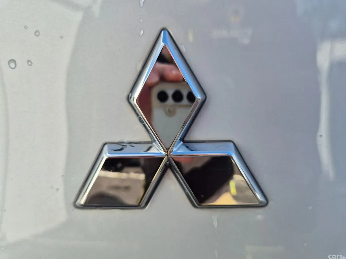 Mitsubishi Outlander SUV, Petrol Plug-in Hybrid, 2023, White