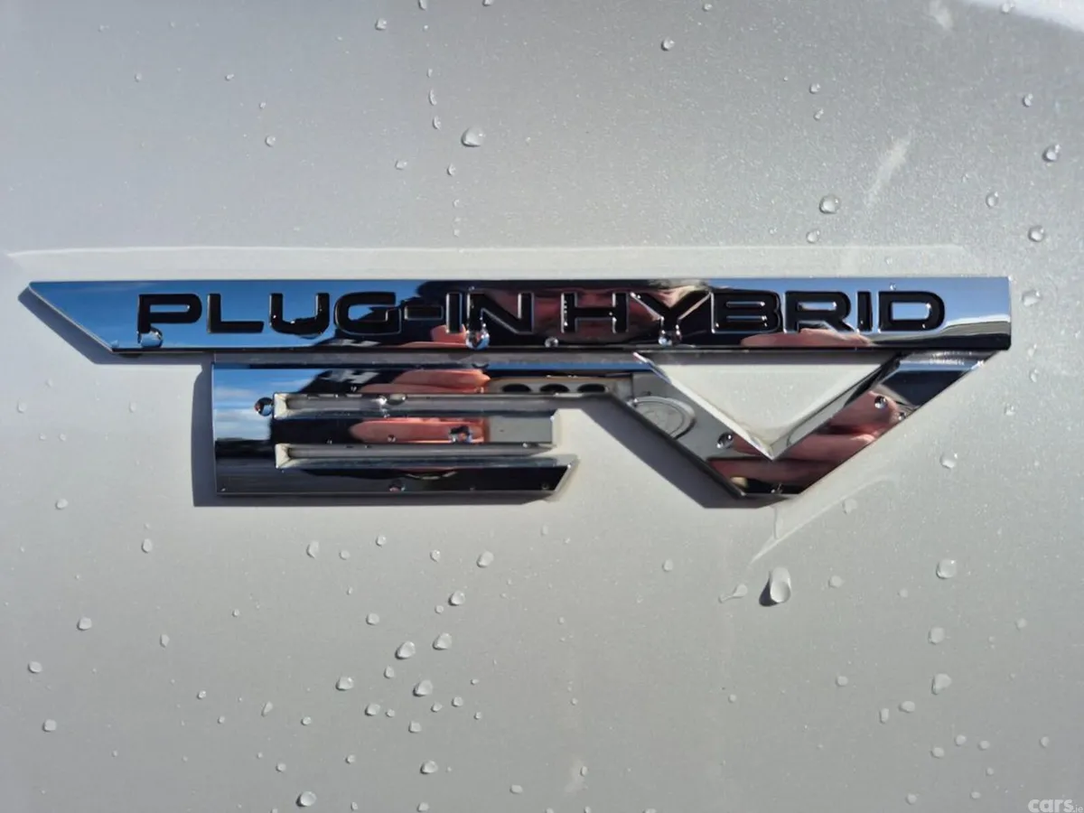 Mitsubishi Outlander SUV, Petrol Plug-in Hybrid, 2023, White