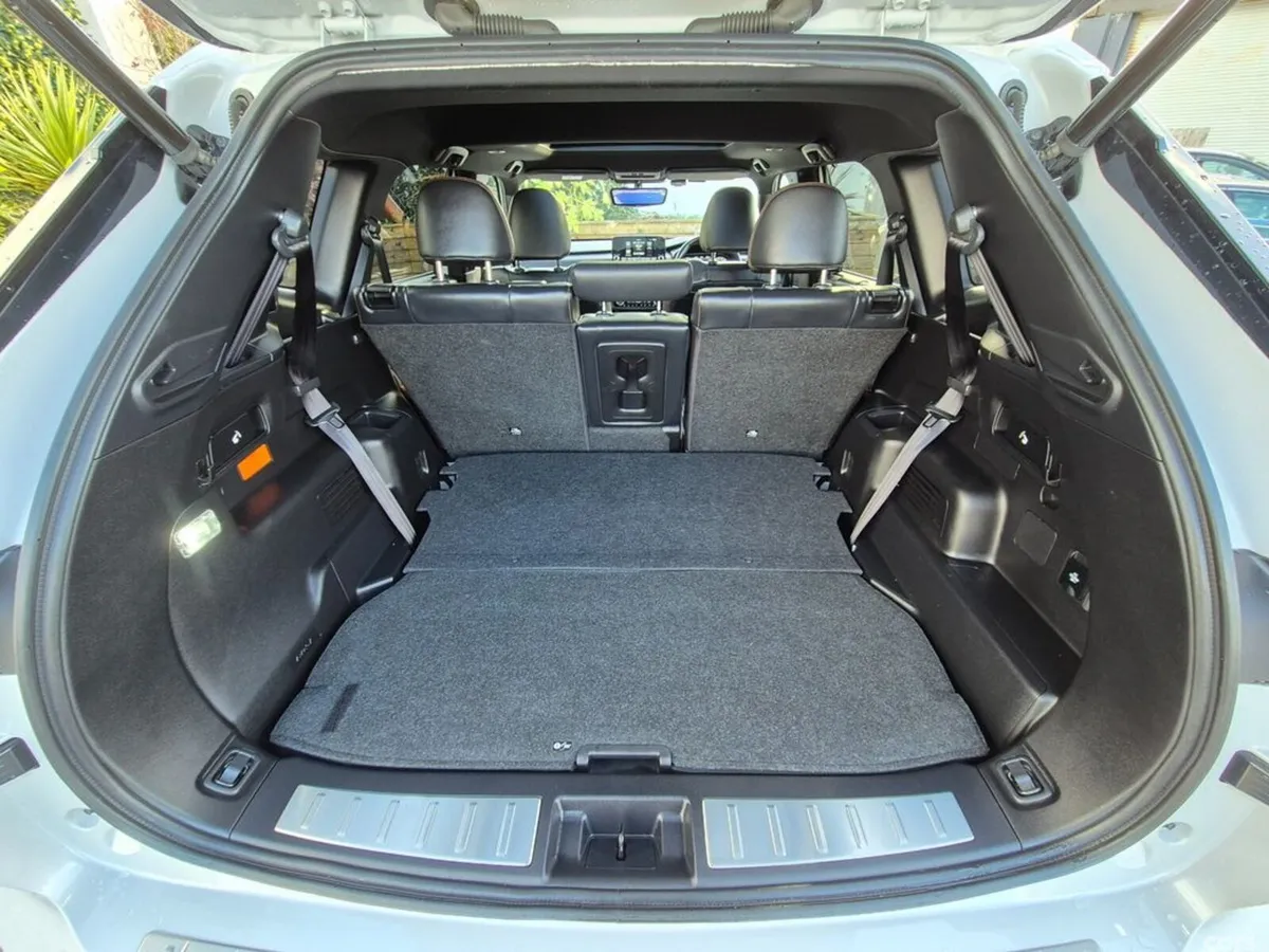 Mitsubishi Outlander SUV, Petrol Plug-in Hybrid, 2023, White