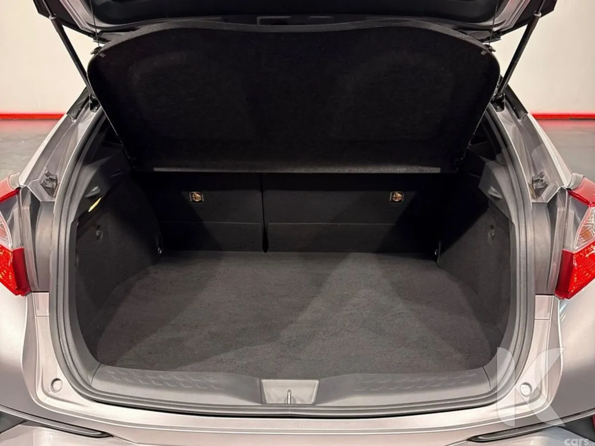 Toyota C-HR SUV, Petrol Hybrid, 2017, Silver