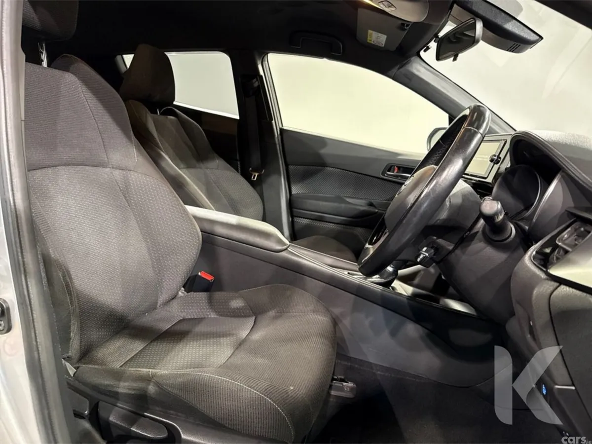 Toyota C-HR SUV, Petrol Hybrid, 2017, Silver