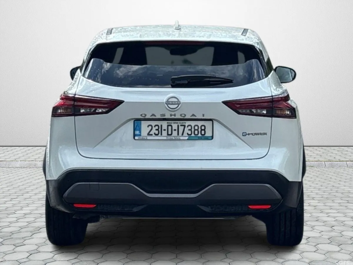 Nissan Qashqai MPV, Petrol Hybrid, 2023, White