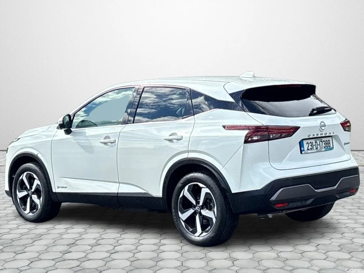 Nissan Qashqai MPV, Petrol Hybrid, 2023, White