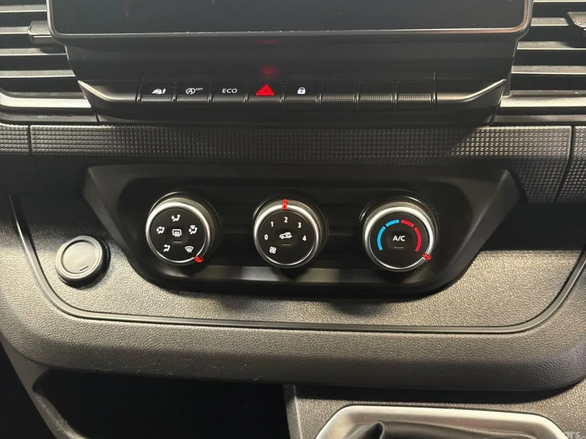 Nissan Primastar MPV, Diesel, 2024, Grey