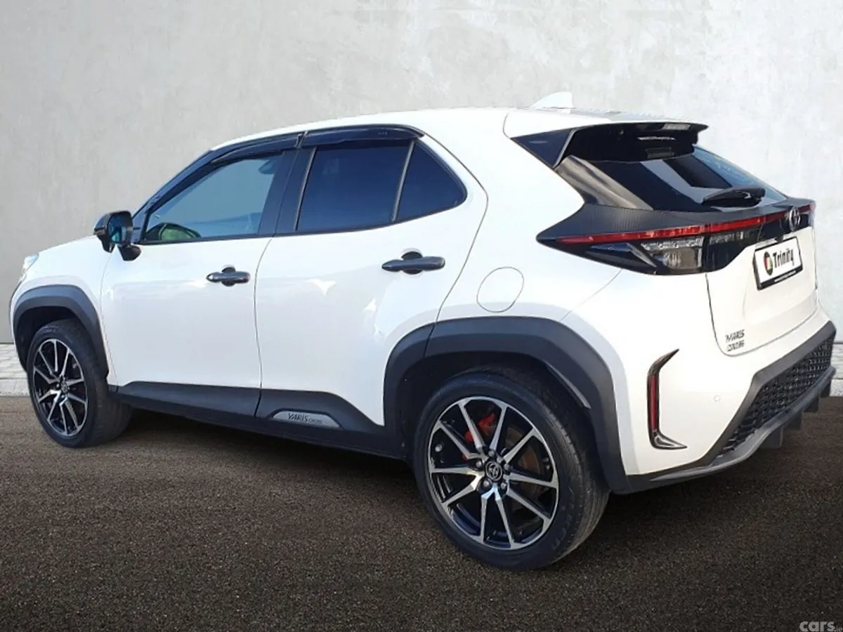 Toyota Yaris Cross SUV, Petrol Hybrid, 2023, White