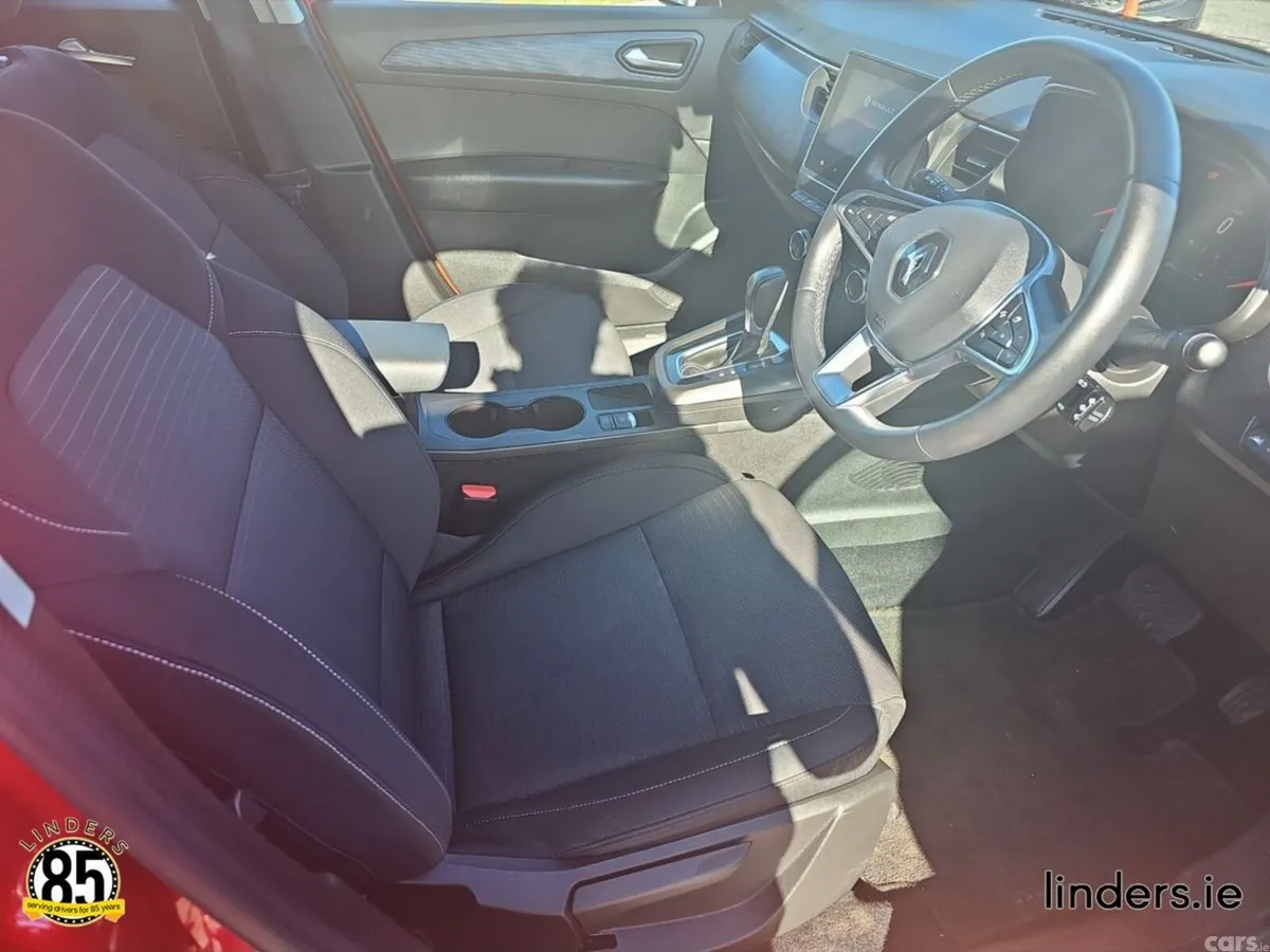 Renault Arkana Hatchback, Petrol, 2023, Red