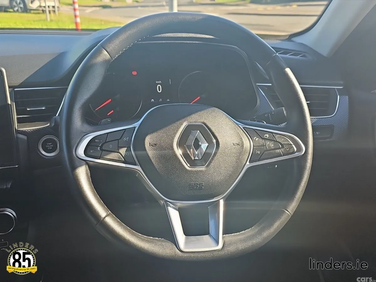 Renault Arkana Hatchback, Petrol, 2023, Red