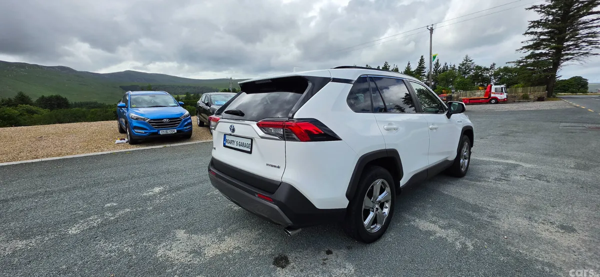 Toyota RAV4 SUV, Petrol Hybrid, 2019, White